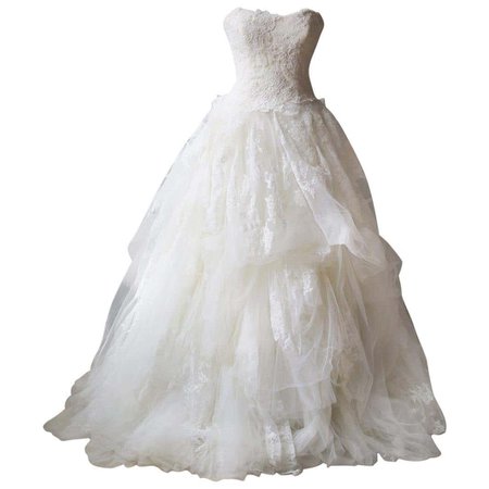 Vera Wang Luxe Embellished Lace and Tulle Wedding Dress For Sale at 1stDibs
