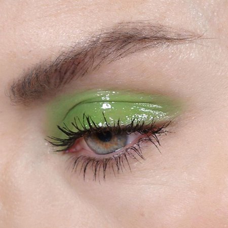 Green Makeup Look, 3