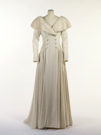 Elegantly simple Victorian/Edwardian women's coat