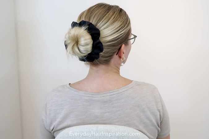 3 Easy Hair Buns For beginners - How To Put Your Hair Into A Bun For Beginners - Everyday Hair inspiration