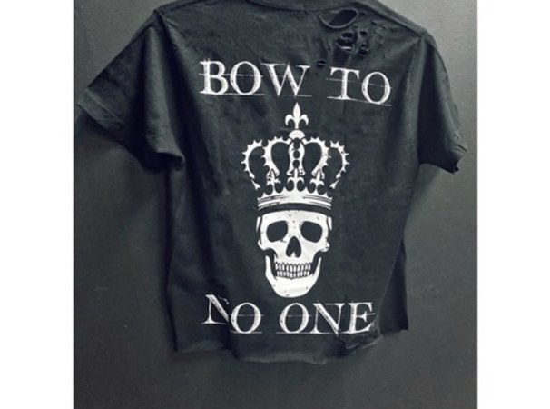 bow to no one skull tee