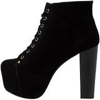 black high heels –