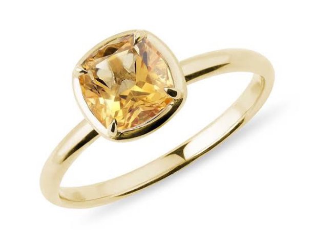 CITRINE RING IN YELLOW GOLD