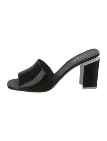 Chanel 2022 Interlocking CC Logo Slides - Black Sandals, Shoes - CHA831388 | The RealReal