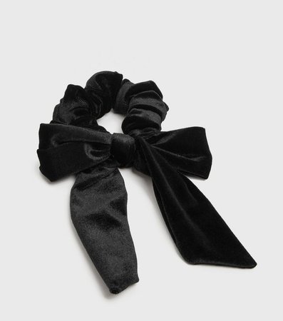 Black Velvet Bow Scrunchie | New Look