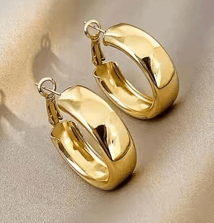 gold minimalist earrings