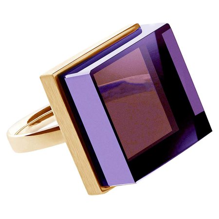 18 Karat Yellow Gold Art Deco Style Ring with Amethyst, Featured in Vogue For Sale at 1stDibs