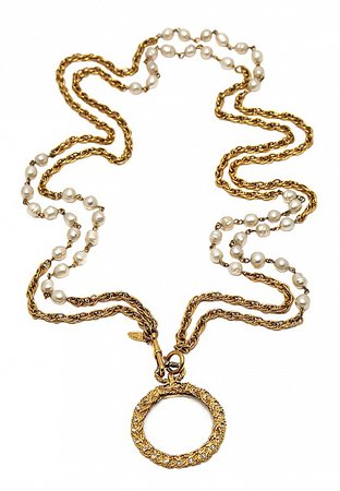 Chanel Loupe Pendant Pearls Necklace - Vintage Voyage store