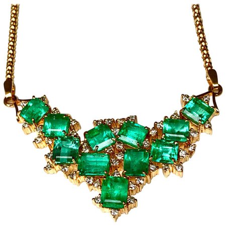 14.25 Carat Cluster Colombian Natural Emerald Diamond Necklace 18 Karat