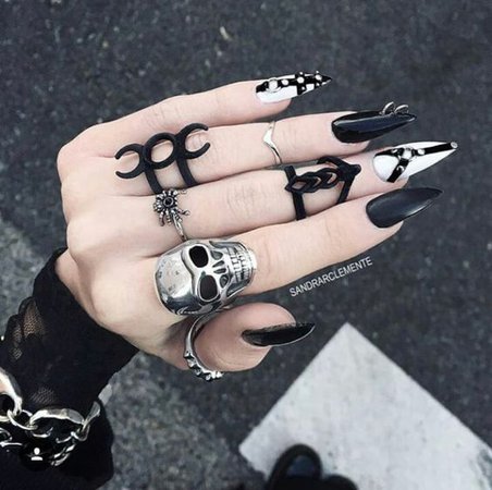 Gothic Black & White Nails W/ Ring Set