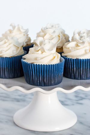 blue cupcake white - Bake Love Give
