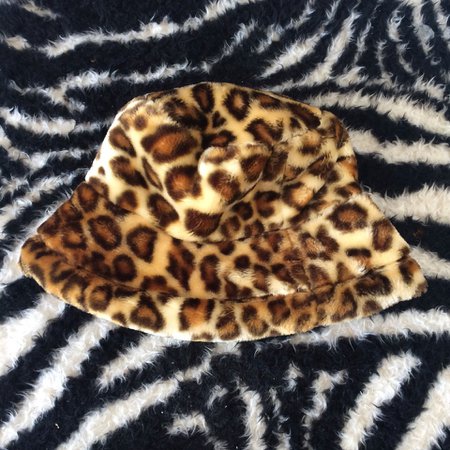 Super fluffy leopard print bucket hat ❕❕ - Depop