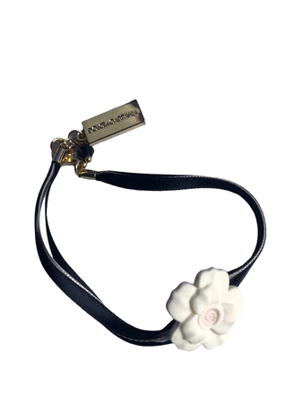 d&g white hibiscus bracelet | rentre