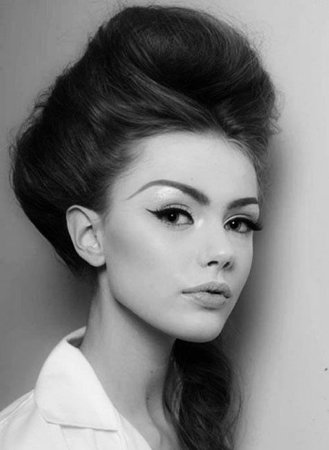 40 Jaw-Dropping Beehive Hairdos for Extravagant Women