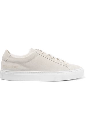 Common Projects | Retro Low Sneakers aus Veloursleder mit Shearling-Futter | NET-A-PORTER.COM