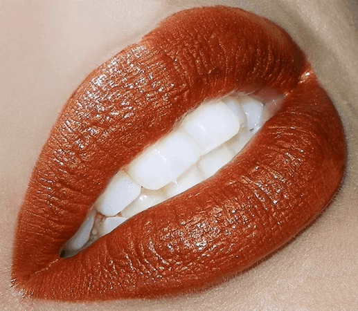 brown/orange lip