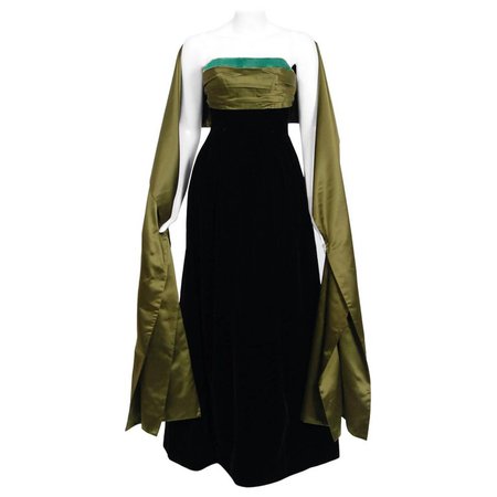1957 Pierre Balmain Haute-Couture Black Velvet Olive Silk Strapless Gown and Shawl For Sale at 1stdibs