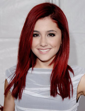 Ariana Grande With Straight, Red Hair in 2009 | Ariana Grande's Best Hair Looks | POPSUGAR Beauty Photo 3