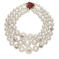 cream glass pearls Layered pearl necklace with strawberry | GUCCI® US