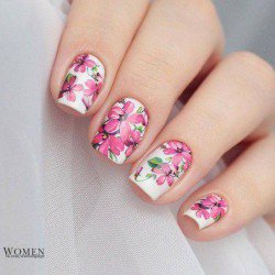 floral manicure nail art