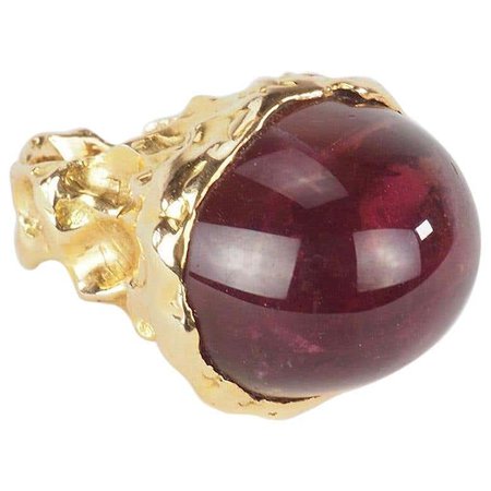 18 Karat Gold and Amethyst Cabochon Italian Cocktail Ring For Sale at 1stDibs