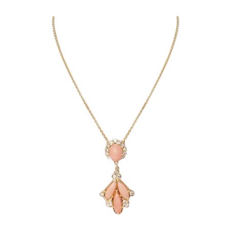 Necklace in yellow gold, diamonds and coral cab... | Antikeo