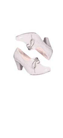 @rebbie_irl’s white Oxford heels | modcloth