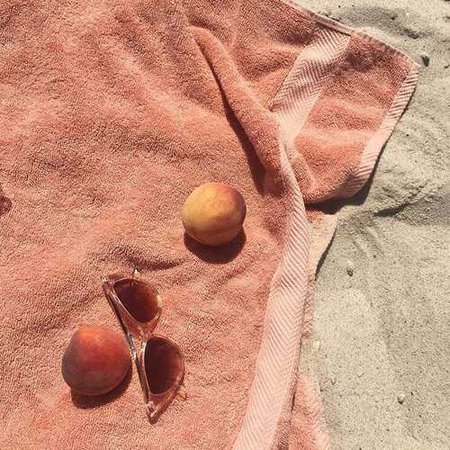 Peach 🍑 + Beach ☀️ = Aesthetic