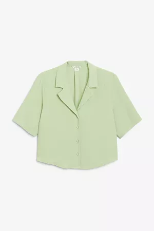 Cropped shirt blouse - Pistachio - Shirts & Blouses - Monki DK