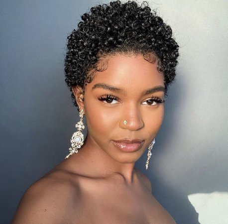 Natural Hair Loves, LLC on Instagram: “True beauty starts with being yourself. Go queen 😍👑 • • • #naturalhairloves #naturalhairsistas #curlyhairkillas #blessedwithcurls…”