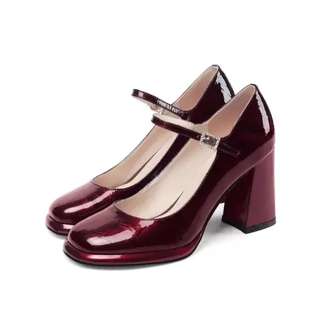Slotted square toe chunky heel shoes