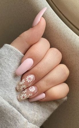 pink daisy nails