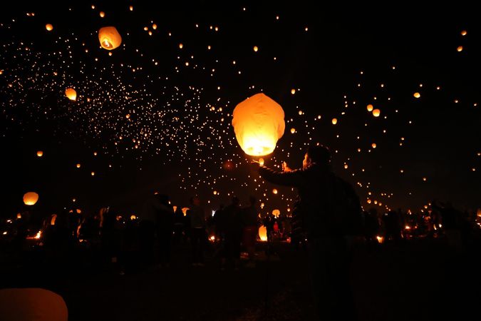 flying lanterns - Ricerca Google