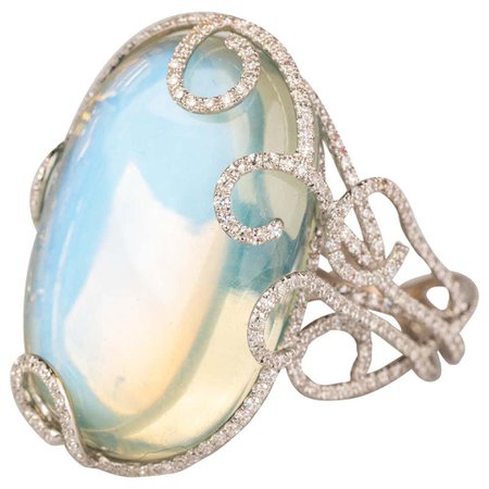 40 Carat Blue Sheen Moonstone Ring with 1.92 Carat of Diamonds For Sale at 1stDibs