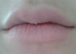 pale lips