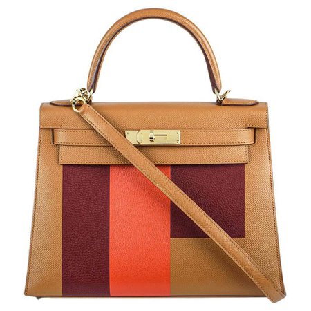 Hermès 'Letter' Kelly II Sellier 28cm Gold/ Rogue H / Capucine GHW For Sale at 1stDibs