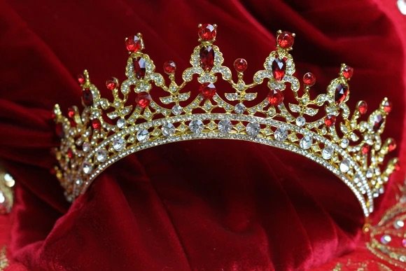 queen of hearts crown