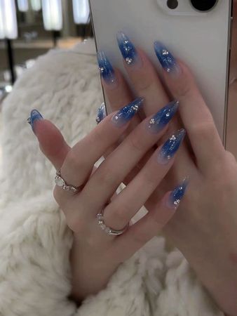 blue nails