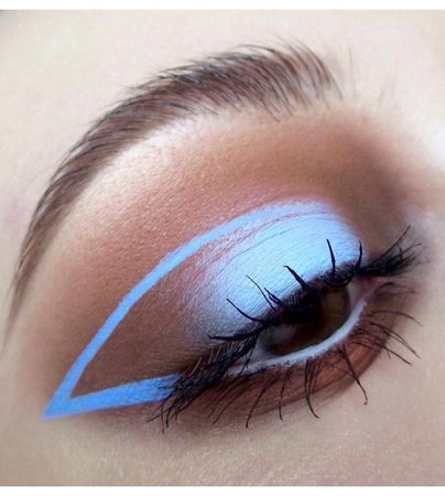 pastel blue makeup