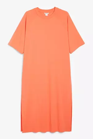 Maxi t-shirt dress - Orange peel - Dresses - Monki WW