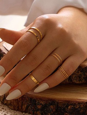 Gold minimalist rings