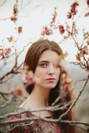 21 Portraits Of Most Beautiful Women With Flowers