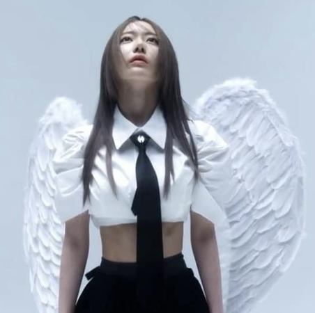 Angel Miyawaki Sakura Le Sserafim
