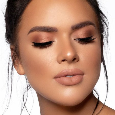 How To Get A Stunning New Makeup Look With Ella + Mila