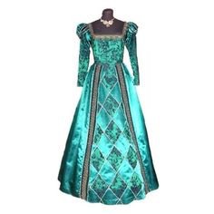 1500's dress and I actually like it | Vintage Clothing 1500's-1700's