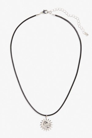 Sun pendant necklace - Silver coloured sun - Necklaces - Monki WW