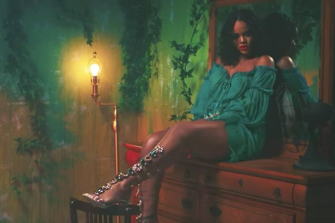 rihanna wild thoughts | Rihanna Rocks Statement-Making Shoes in ‘Wild Thoughts’ Music ... | Rihanna outfits, Rihanna, Manolo blahnik