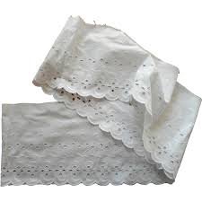 white lace scarf