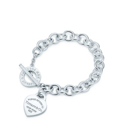 Return to Tiffany™ Medium heart tag in sterling silver on a toggle bracelet 8" long. | Tiffany & Co.