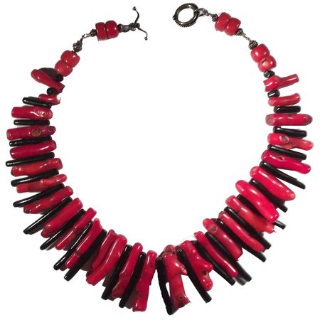 Red and Black Coral Ruff Necklace
